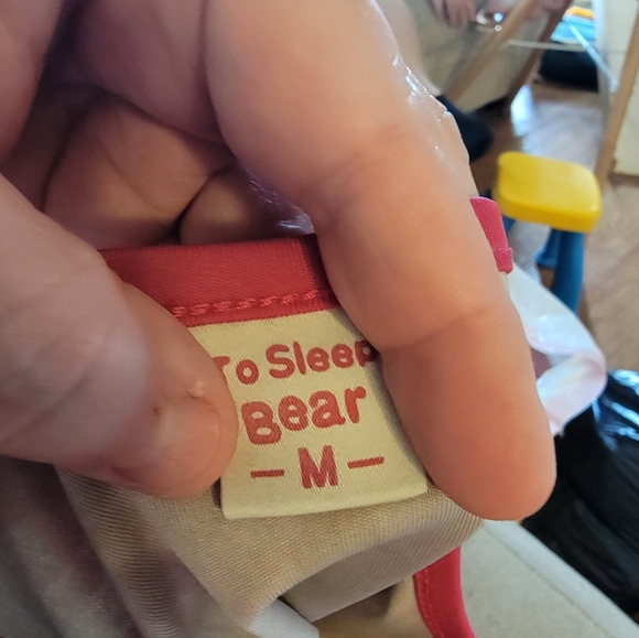 *To sleep bear size medium little girl elsa sleep dress. So adorable, fair - Picture 3 of 3